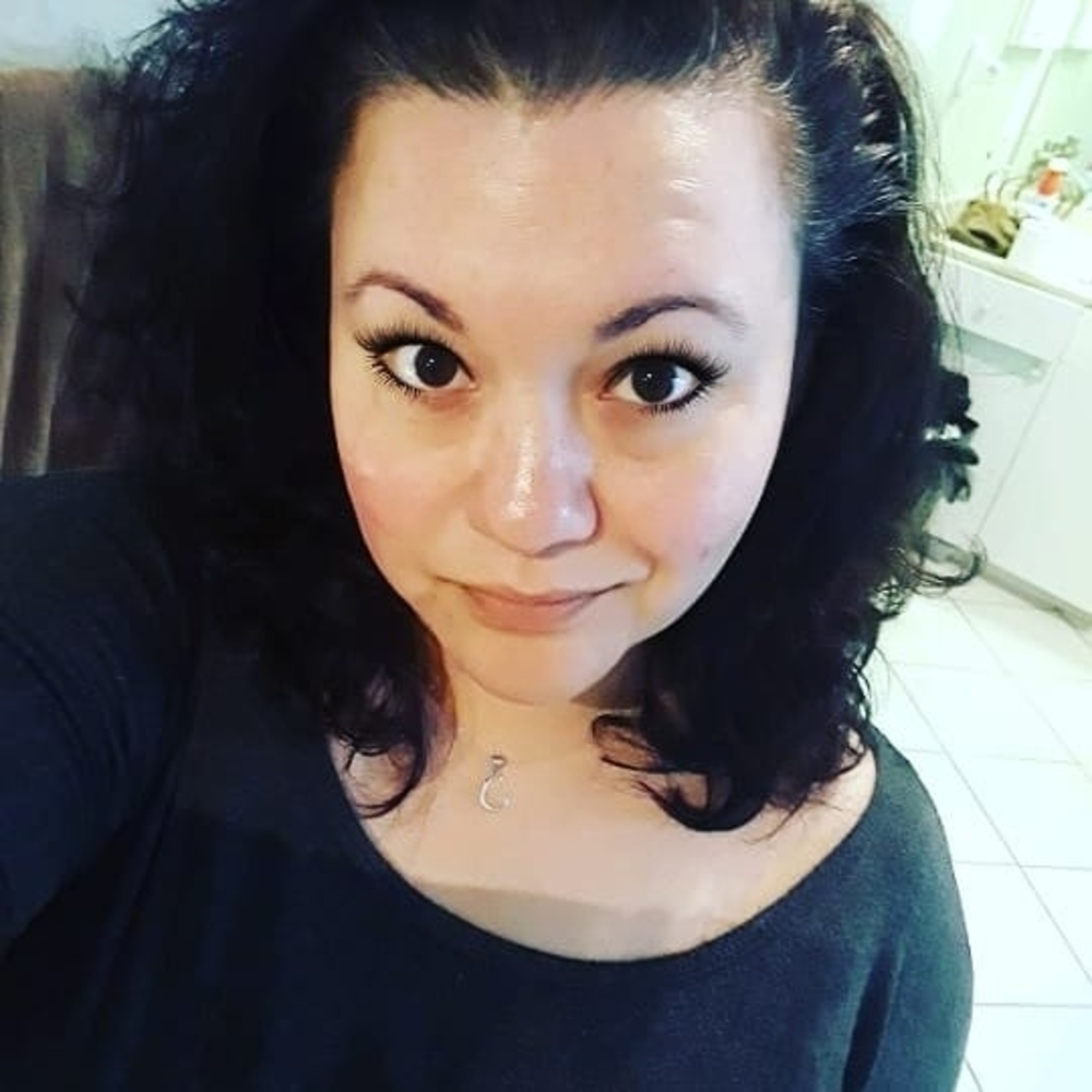 Meet your Posher, Elaina